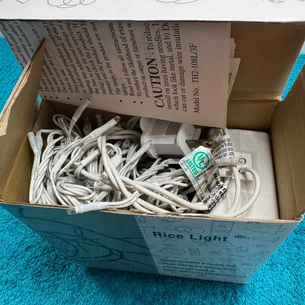 Rice Light 108 Clear Bulb White Wire Chasing Flashing String Lights TH2-108L/3F
